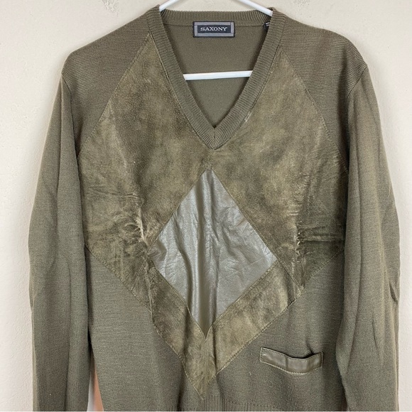 Saxony Vintage Men’s V Neck Olive Green Sweater - Picture 2 of 7